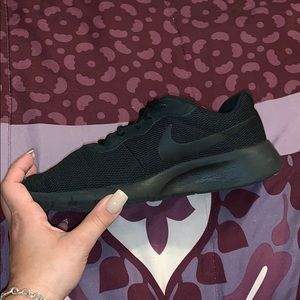 Nike Tanjun Sneakers